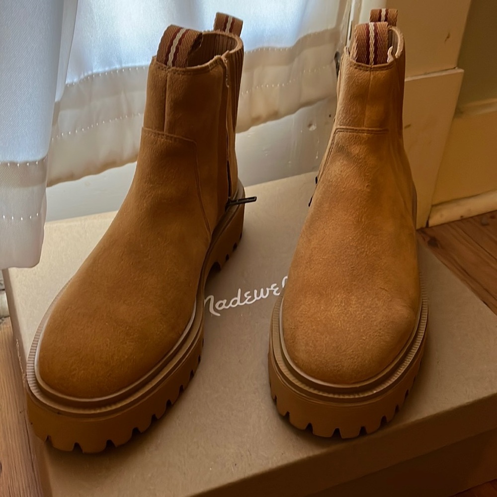 Madewell Chelsie Boots never worn.